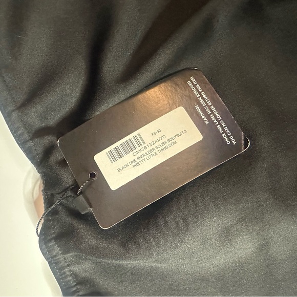 NWT PrettyLittleThing One Shoulder Bodysuit - Picture 6 of 6